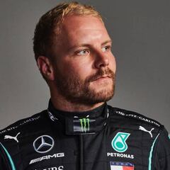 El perro de Hamilton y el desagradable regalo que le ha dejado a Bottas