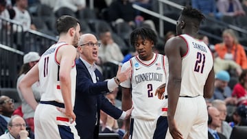 UConn Huskies head coach Dan Hurley.