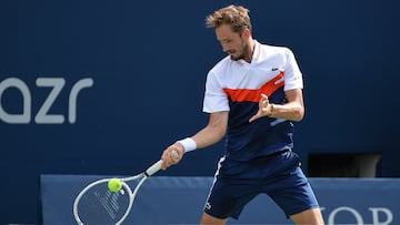 Toronto (Canada), 11/08/2023.- Daniil Medvedev of Russia in action against Alex De Minaur of Australia during the men's quarter-final match at the 2023 National Bank Open tennis tournament in Toronto, Canada, 11 August 2023. (Tenis, Rusia) EFE/EPA/EDUARDO LIMA
