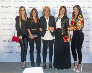 Elena Galera (mujer de Busquets), Antonella Roccuzzo (mujer de Messi), Rosa Clará, Nuria Cunillera (mujer de Xavi) y Daniella Sermaan (mujer de Cesc).