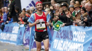 Carles Castillejo, en uno de sus triunfos en la Behobia-San Sebastián.