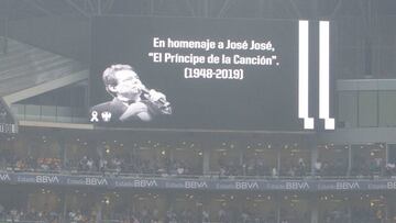 La casa de Rayados rindió homenaje al Príncipe de la Canción antes de iniciar el esperado duelo de Nuevo León.