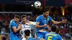 Soccer Football - International Friendly - Germany v Ukraine - Max-Morlock-Stadion, Nuremberg, Germany - June 3, 2024 Germany's Kai Havertz in action with Ukraine's Mykola Matviyenko and Roman Yaremchuk REUTERS/Heiko Becker