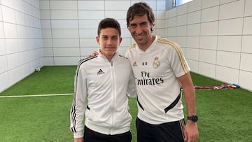 Real Madrid: Raúl teaching former teammate Reyes' son