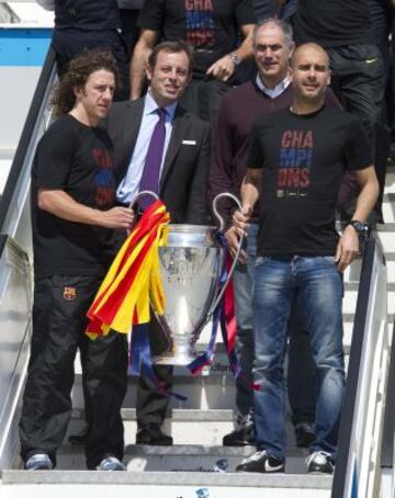 Llegada del Barcelona con la Copa que le acredita como campeón de la Champions League 2010-201.