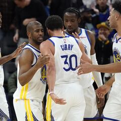 Curry evita otra disgusto en la Bahía