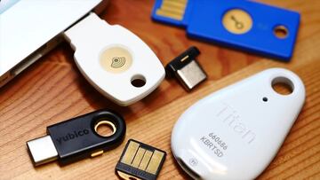 Facebook ya te deja usar tu llave USB de seguridad para iniciar sesión en tu móvil