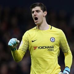 Courtois frena su renovación: escuchará a Madrid, Atleti, PSG...