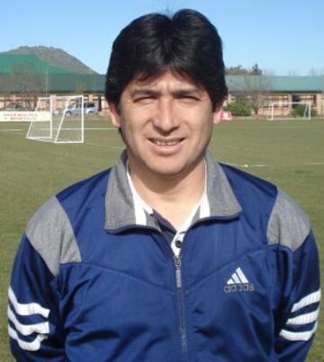 Es concejal de Rancagua por segundo periodo consecutivo. El jugador anotó 38 goles en Colo Colo y es un histórico de O'Higgins.