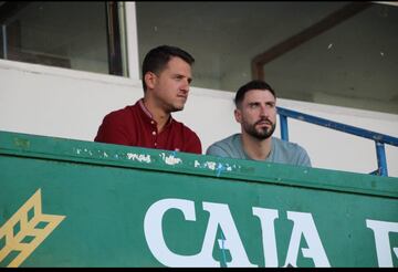 Antonio Matez con el director deportivo, Miguel De Hita.