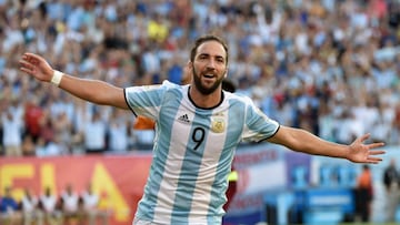 "Higuaín se ha visto obligado a demandar al Nápoles"