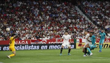 2-1. Rodrygo marca el primer gol.