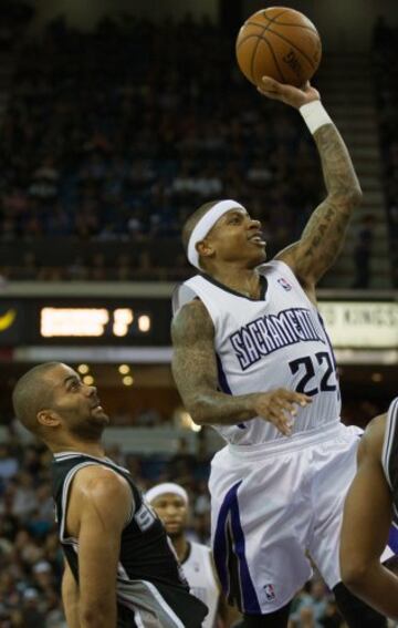 Isaiah Thomas y Tony Parker.