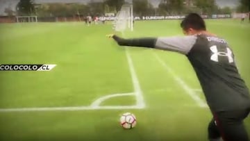 El 'gol imposible' que anot車 Fierro en la pr芍ctica alba