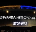 El Wanda Metropolitano se ilumina con los colores de la bandera de Ucrania