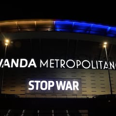 El Wanda Metropolitano se ilumina con los colores de la bandera de Ucrania