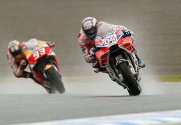 Duelo bajo la lluvia de Motegi entre Dovizioso y Márquez