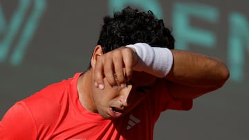 Tennis - Davis Cup - Qualifiers - Second Round - Spain v Denmark - Club de Tenis Puente Romano, Marbella, Spain - September 13, 2025 Spain's Jaume Munar reacts during his singles match against Denmark's Elmer Moller REUTERS/Marcelo Del Pozo