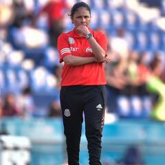 Mónica Vergara: "Se tiene muy poco conocimiento de Surinam"