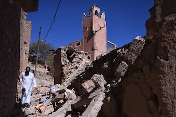 Minarete de la mezquita del pueblo afectada por el terremoto, a 10 de septiembre de 2023, en Moulay Brahim, provincia de Al Haouz (Marruecos).