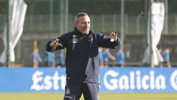 Óscar Cano en un entrenamiento del Deportivo.