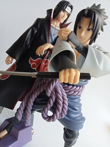 Sasuke e Itachi de ‘Naruto’ cara a cara en dos imponentes figuras que combinadas lucen de escándalo