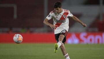 AVELLANEDA, ARGENTINA - OCTOBER 20: Ignacio Fernandez of River Plate kicks the ball during a Group D match of Copa CONMEBOL Libertadores 2020 between River Plate and Liga Deportiva Universitaria de Quito at Estadio Libertadores de America on October 20, 2020 in Avellaneda, Argentina. (Photo by Juan Mabromata - Pool/Getty Images)