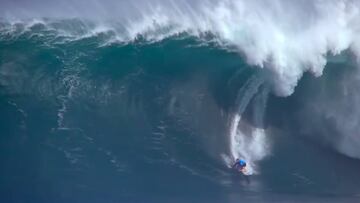 Ola finalista a los WSL Big Wave Awards surfeada por Grant &#039;Twiggy&#039; Baker en Jaws (Maui, Haw&aacute;i), noviembre del 2018.