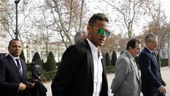 "Tired, sleepy" Neymar has a lot on his mind at the moment