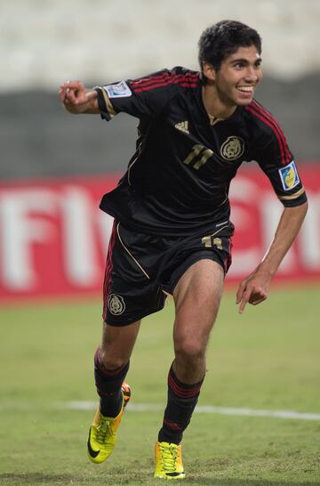 Cuando México necesitó de un hombre gol en aquella justa de Emiratos Árabes Unidos, Iván Ochoa apareció en los momentos importantes. Cuatro goles (dos de ellos en la semifinal ante Argentina) y una asistencia, sellaron su gran torneo. Actualmente juega en el Everton de Chile.