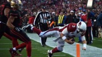 Carson Palmer anota el TD definitivo frente a los 49ers.