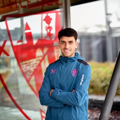 Prados: “Un mediocentro del Athletic tiene que saber rascar”