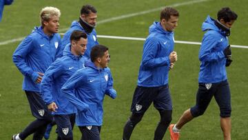 14/03/17 MALAGA ENTRENAMIENTO
de izqda a dcha, fornals , juanpi , peñaranda , demichelis , llorente , rosales , GRUPO