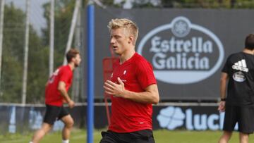 Daniel Wass sufre una hernia discal.