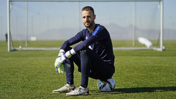 Aarón Escandell posa para As en la Ciudad Deportiva del Granada.