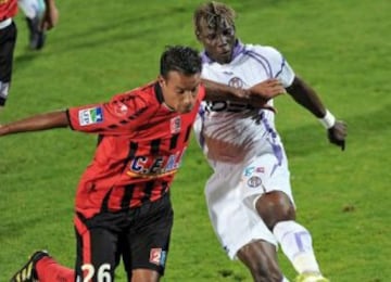 Un año estuvo Juan Gonzalo Lorca en el Boulogne de Francia. Sin embargo, sólo alcanzó a jugar 15 partidos y convirtió 3 goles. 