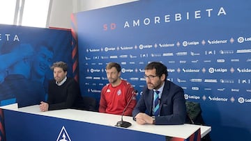 El Amorebieta presenta a Mujika con un ambiente de funeral