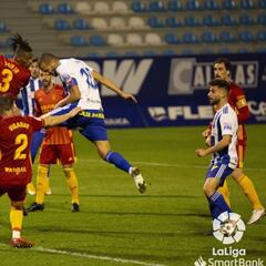 Remontada berciana para ahondar la crisis del Zaragoza