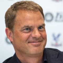 El sustituto de Cillessen también cae lesionado y De Boer llama a Joel Drommel