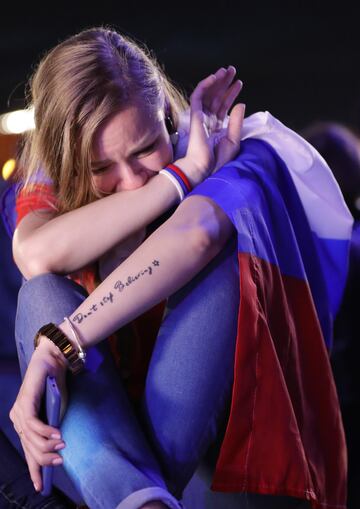 Russia - Croatia (2-2), 3-4 after penalties has Russian fan in tears.