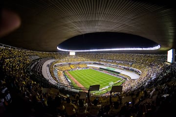 La construcción del Coloso de Santa Úrsula, ubicado en sobre Calzada de Tlalpan, comenzó en 1962 y terminó hasta 1966. Es el hogar de las ‘Águilas’ del América y también ha albergado distintos juegos la NFL, incluyendo un par de temporada regular desde 2016