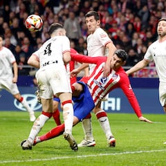 El Athletic ata a su eje central antes de planificar a los laterales