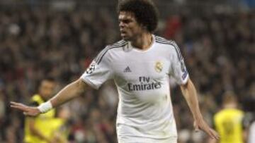 El defensa portugués del Real Madrid Képler Laverán "Pepe" durante el partido frente al Borussia Dortmund.