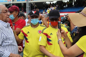 Cientos de seguidores de Freddy Rincón acudieron al Pascual Guerrero para despedir y homenajear al Coloso de Buenaventura.