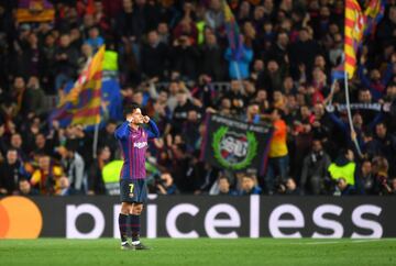 3-0. Philipe Coutinho celebró el tercer gol.