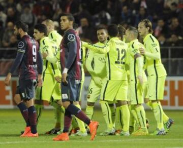  Jugadores del Barcelona celebrando el tercer gol
