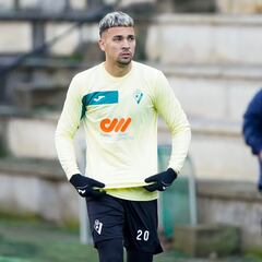 Arana debuta en una lista mermada por cinco bajas