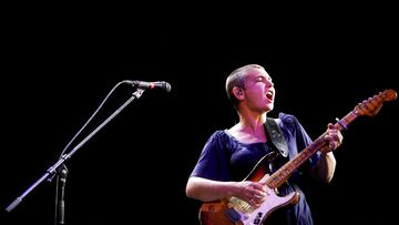 O’Connor’s bold appearance, pained expression, and honest behavior challenged traditional notions of femininity and sexuality in popular culture, leaving a lasting impact on the image of women in music.