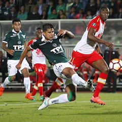 Santa Fe deja a Wanderers con un pie fuera de la Libertadores