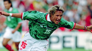 El histórico atacante de Selección Mexicana no comparte la postura del estratega colombiano, quien reveló ‘secretos de vestidor’ de Rusia 2018.